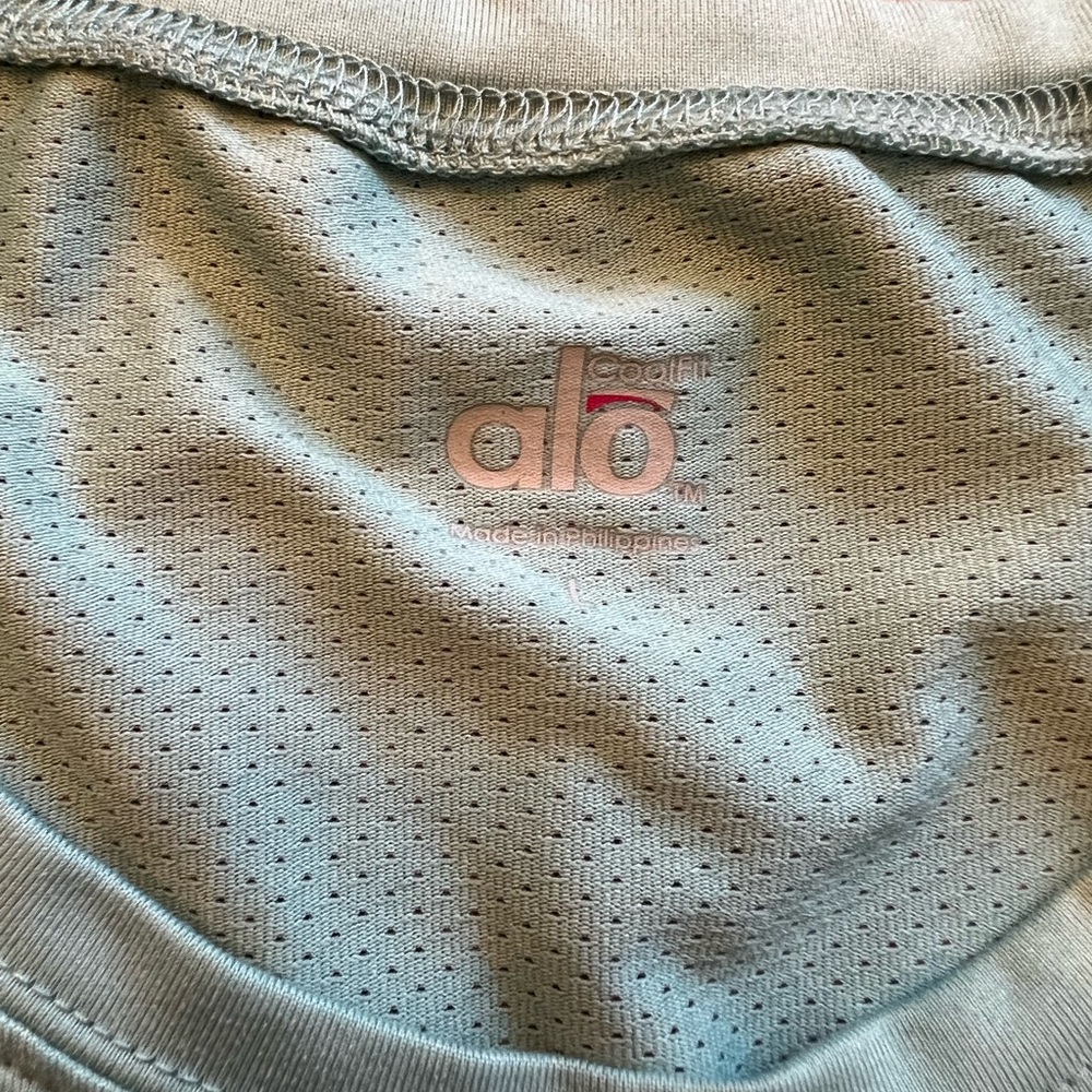 Alo Coolfit Performance Tee - Small - image 4